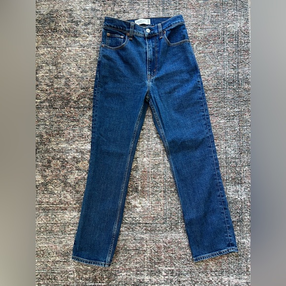 NWOT Dark Abercrombie Ultra High Rise Ankle Straight Jean 25 - Picture 3 of 11